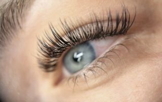 Formation d'extensions de cils