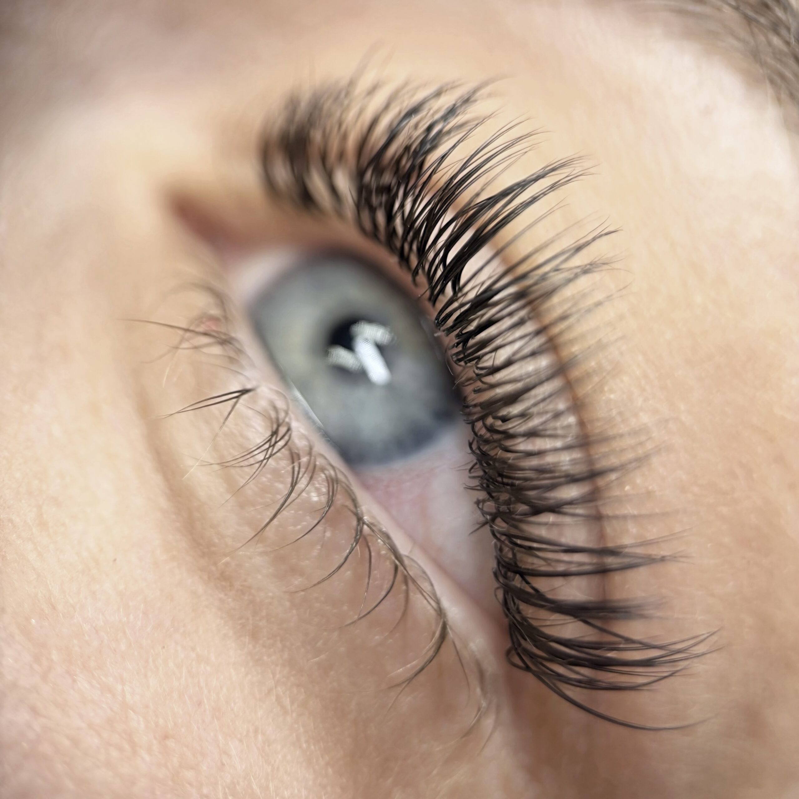 Facetune_31-03-2025-16-10-08 pose de cils classique